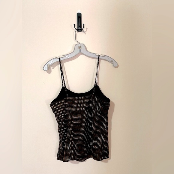 Banana Republic Blouse Perfect for Work or a Night Out! - Picture 4 of 4